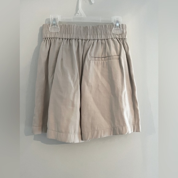 Dynamite Elsa Pull-On Shorts, beige size XXS - Picture 3 of 4